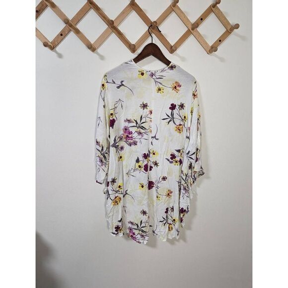Torrid Crepe Shirttail Floral Kimono - Size 1/2 - Picture 5 of 5